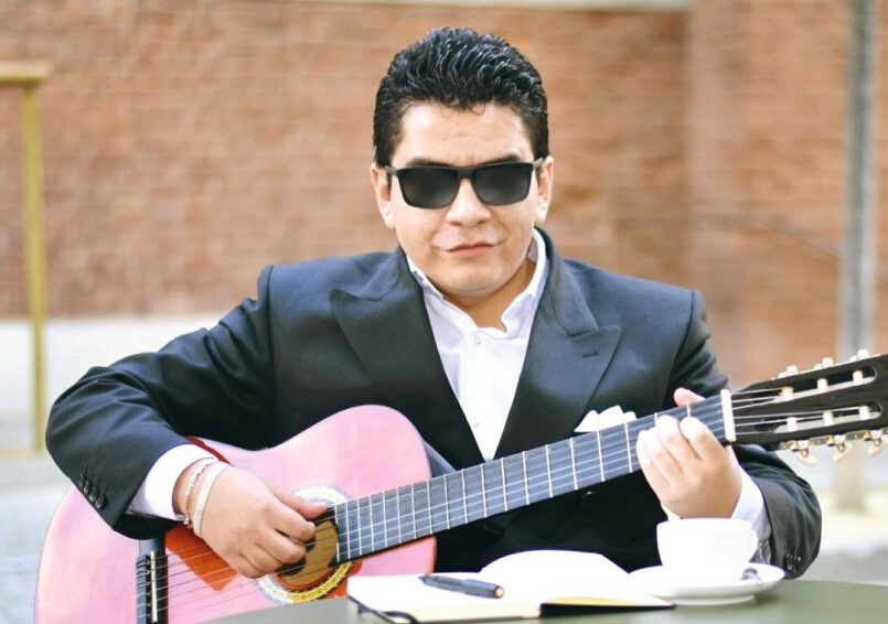 Sebastian Obando is a colombian guitarrist based in Europe